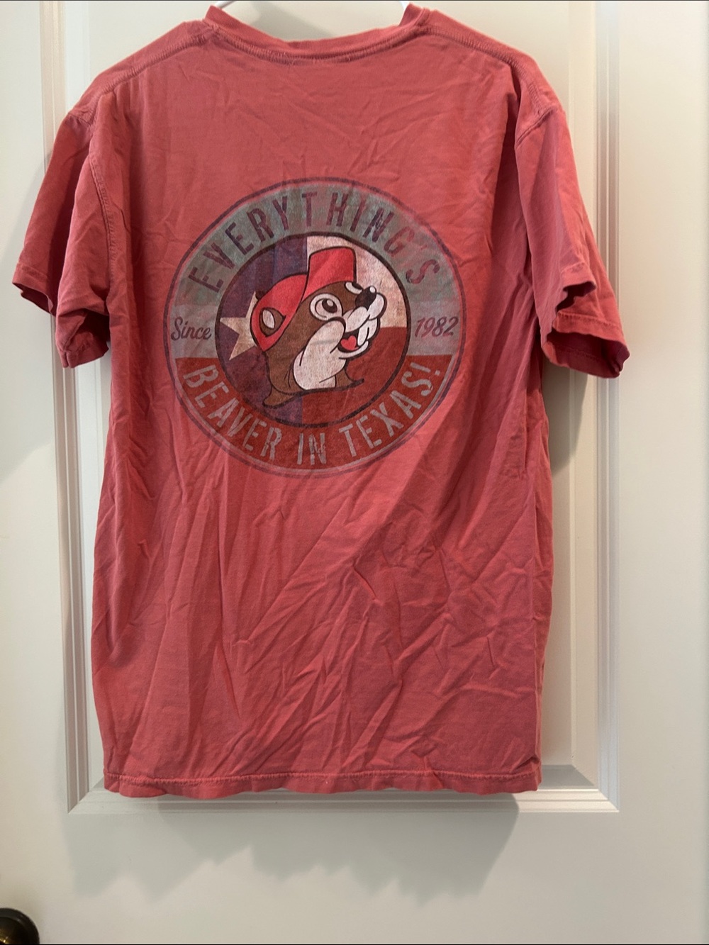 BUC-EE’S Graphic Bucky the Beaver Everything’s Beaver inTexas Tee shortsleeve M?